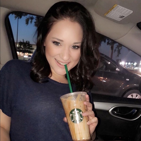 Meet your Posher, Alexandra - Picture 1 of 1